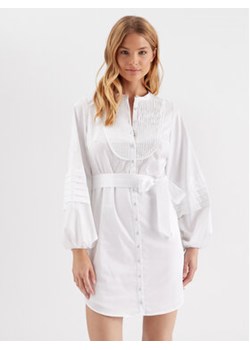 Guess Sukienka koszulowa Tina W3GK0C WAF10 Biały Regular Fit ze sklepu MODIVO w kategorii Sukienki - zdjęcie 169230831