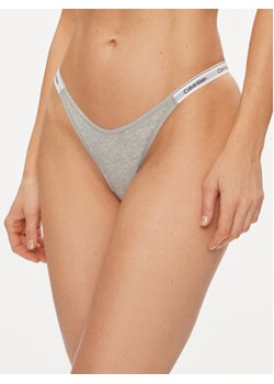 Calvin Klein Underwear Stringi 000QD5157E Szary ze sklepu MODIVO w kategorii Majtki damskie - zdjęcie 169231980