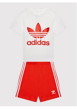 adidas Komplet t-shirt i szorty sportowe Tee Set HE4659 Biały Regular Fit ze sklepu MODIVO w kategorii Komplety chłopięce - zdjęcie 169232900