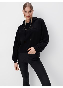 Mohito - Czarna bluza z kapturem - czarny ze sklepu Mohito w kategorii Bluzy damskie - zdjęcie 169234400