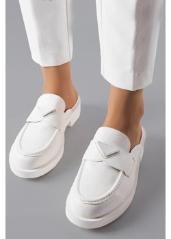 Pantofle GRENOLDA WHITE ze sklepu Ivet Shop w kategorii Mokasyny damskie - zdjęcie 169237120