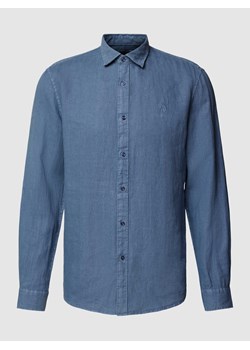 Koszula casualowa o kroju tailored fit z wyhaftowanym logo ze sklepu Peek&Cloppenburg  w kategorii Koszule męskie - zdjęcie 169237724