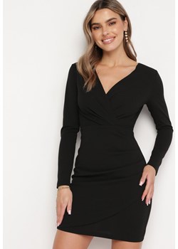 Czarna Sukienka Mini z Kopertowym Dekoltem i Marszczeniami Hiacinta ze sklepu Born2be Odzież w kategorii Sukienki - zdjęcie 169244392