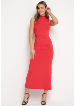 Czerwona Dopasowana Sukienka Maxi z Marszczeniami Elanae ze sklepu Born2be Odzież w kategorii Sukienki - zdjęcie 169244730
