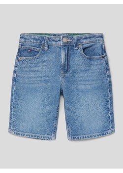 Szorty jeansowe z detalami z logo ze sklepu Peek&Cloppenburg  w kategorii Spodenki chłopięce - zdjęcie 169246983