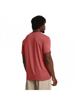 Męski t-shirt z nadrukiem Under Armour UA Colorblock Wordmark SS - czerwony ze sklepu Sportstylestory.com w kategorii T-shirty męskie - zdjęcie 169247674