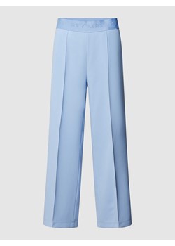 Spodnie materiałowe z szeroką nogawką i zakładkami w pasie model ‘CAMERON’ ze sklepu Peek&Cloppenburg  w kategorii Spodnie damskie - zdjęcie 169255683