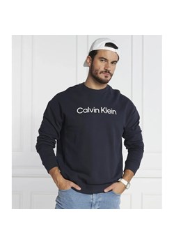Calvin Klein Bluza HERO LOGO | Comfort fit ze sklepu Gomez Fashion Store w kategorii Bluzy męskie - zdjęcie 169261234