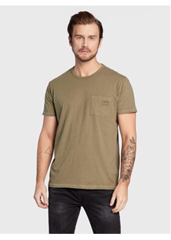 Guess T-Shirt M3RI30 KBL31 Zielony Regular Fit ze sklepu MODIVO w kategorii T-shirty męskie - zdjęcie 169284311