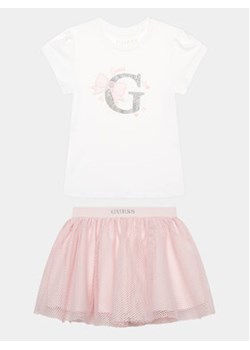 Guess Komplet t-shirt i spódniczka K4RG05 K6YW0 Biały Regular Fit ze sklepu MODIVO w kategorii Komplety dziewczęce - zdjęcie 169284514