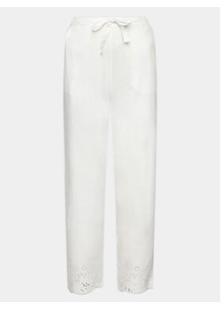 Cyberjammies Spodnie piżamowe Saskia CY9647 Biały Regular Fit ze sklepu MODIVO w kategorii Piżamy damskie - zdjęcie 169286731