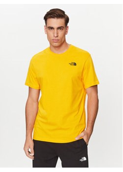 The North Face T-Shirt Redbox NF0A2TX2 Żółty Regular Fit ze sklepu MODIVO w kategorii T-shirty męskie - zdjęcie 169286734