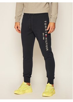 Tommy Hilfiger Spodnie dresowe Basic Branded MW0MW08388 Granatowy Regular Fit ze sklepu MODIVO w kategorii Spodnie męskie - zdjęcie 169288073