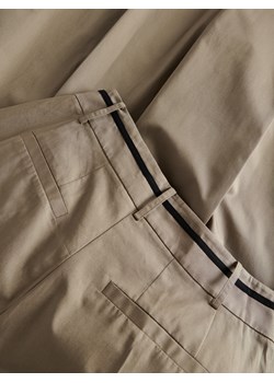 Reserved - Bawełniane spodnie z kantem - oliwkowy ze sklepu Reserved w kategorii Spodnie damskie - zdjęcie 169293553