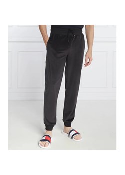 Tommy Hilfiger Spodnie dresowe | Regular Fit ze sklepu Gomez Fashion Store w kategorii Spodnie męskie - zdjęcie 169298483
