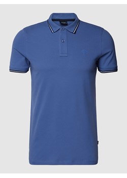 Koszulka polo o kroju slim fit z paskami w kontrastowym kolorze model ‘Pavlos’ ze sklepu Peek&Cloppenburg  w kategorii T-shirty męskie - zdjęcie 169318543