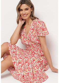 Biało-Różowa Wiskozowa Sukienka Maxi w Kwiaty Rozkloszowana z Kopertowym Dekoltem Monilia ze sklepu Born2be Odzież w kategorii Sukienki - zdjęcie 169323134