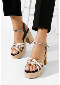 Czarne sandały na słupku i platformie Alca ze sklepu Zapatos w kategorii Sandały damskie - zdjęcie 169330380
