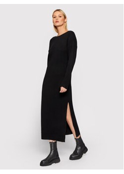 Remain Sukienka dzianinowa Nova RM730 Czarny Loose Fit ze sklepu MODIVO w kategorii Sukienki - zdjęcie 169340314