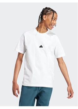 adidas T-Shirt IL9470 Biały Regular Fit ze sklepu MODIVO w kategorii T-shirty męskie - zdjęcie 169340980