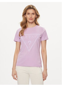 Guess T-Shirt Adele V2YI07 K8HM0 Fioletowy Regular Fit ze sklepu MODIVO w kategorii Bluzki damskie - zdjęcie 169341214