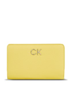 Duży Portfel Damski Calvin Klein Ck Daily Bifold Wallet K60K611917 Żółty ze sklepu eobuwie.pl w kategorii Portfele damskie - zdjęcie 169368063