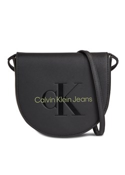 Torebka Calvin Klein Jeans Sculpted Mini Saddle Bag K60K611966 Czarny ze sklepu eobuwie.pl w kategorii Listonoszki - zdjęcie 169369010