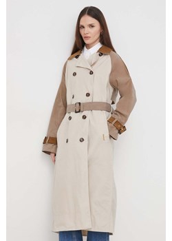 Barbour płaszcz bawełniany kolor beżowy przejściowy dwurzędowy ze sklepu ANSWEAR.com w kategorii Płaszcze damskie - zdjęcie 169407050