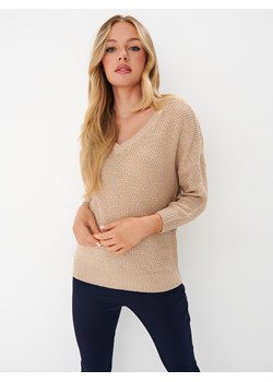 Mohito - Jasny sweter z dekoltem V - sand ze sklepu Mohito w kategorii Swetry damskie - zdjęcie 169418574