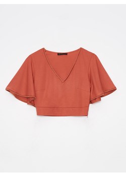 Mohito - Krótka bluzka z dekoltem V - brązowy ze sklepu Mohito w kategorii Bluzki damskie - zdjęcie 169418613