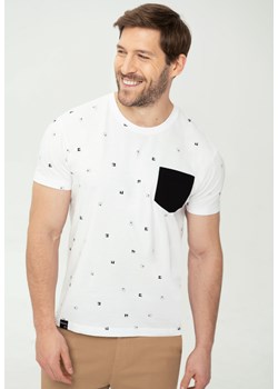 Wzorzysta koszulka męska z kieszonką T-DISC ze sklepu Volcano.pl w kategorii T-shirty męskie - zdjęcie 169422344