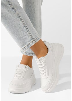 Białe sneakersy na platformie Ellana ze sklepu Zapatos w kategorii Buty sportowe damskie - zdjęcie 169442414