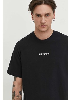 Superdry t-shirt bawełniany męski kolor czarny z aplikacją ze sklepu ANSWEAR.com w kategorii T-shirty męskie - zdjęcie 169443201