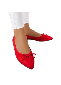 Czerwone balerinki z noskiem w szpic Latour ze sklepu ButyModne.pl w kategorii Balerinki - zdjęcie 169445813