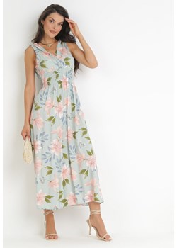 Jasnozielona Sukienka Maxi z Gumką w Pasie i Kopertowym Dekoltem w Kwiaty Shreya ze sklepu Born2be Odzież w kategorii Sukienki - zdjęcie 169451000