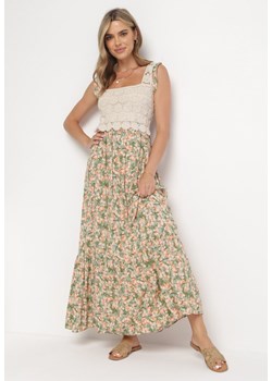 Zielona Rozkloszowana Sukienka Maxi z Szydełkową Górą Sertona ze sklepu Born2be Odzież w kategorii Sukienki - zdjęcie 169451111
