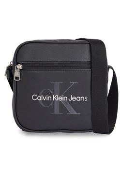 Saszetka Calvin Klein Jeans Monogram Soft Sq Camerabag18 K50K511826 Czarny ze sklepu eobuwie.pl w kategorii Torby męskie - zdjęcie 169452603