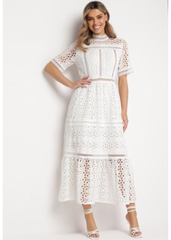 Biała Maxi Sukienka Rozkloszowana w Ażurowy Wzór z Falbanką Raviletta ze sklepu Born2be Odzież w kategorii Sukienki - zdjęcie 169471040