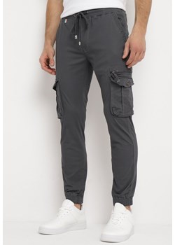 Ciemnoszare Spodnie Bojówki z Szerokimi Nogawkami Layanei ze sklepu Born2be Odzież w kategorii Spodnie męskie - zdjęcie 169471390