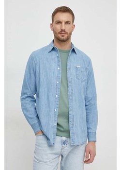 Guess koszula jeansowa RONNIE męska kolor niebieski regular z kołnierzykiem klasycznym M4RH44 D14LH ze sklepu ANSWEAR.com w kategorii Koszule męskie - zdjęcie 169482221