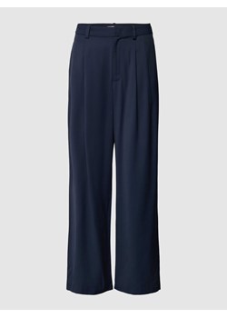 Spodnie materiałowe o rozkloszowanym kroju z zakładkami w pasie ze sklepu Peek&Cloppenburg  w kategorii Spodnie damskie - zdjęcie 169484571