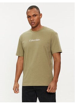 Calvin Klein T-Shirt Hero K10K111346 Zielony Regular Fit ze sklepu MODIVO w kategorii T-shirty męskie - zdjęcie 169491614