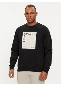 Calvin Klein Bluza Square Logo K10K112440 Czarny Regular Fit ze sklepu MODIVO w kategorii Bluzy męskie - zdjęcie 169493814
