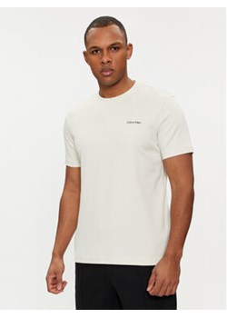 Calvin Klein T-Shirt Micro Logo Interlock K10K109894 Beżowy Regular Fit ze sklepu MODIVO w kategorii T-shirty męskie - zdjęcie 169493874