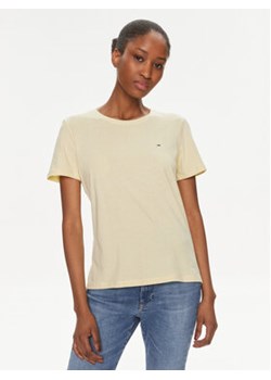 Tommy Jeans T-Shirt DW0DW14616 Żółty Regular Fit ze sklepu MODIVO w kategorii Bluzki damskie - zdjęcie 169494091