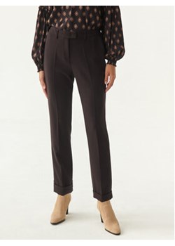 Tatuum Spodnie materiałowe Maxo T2220.140 Brązowy Slim Fit ze sklepu MODIVO w kategorii Spodnie damskie - zdjęcie 169500972