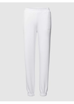 Spodnie dresowe z nadrukiem z logo ze sklepu Peek&Cloppenburg  w kategorii Spodnie damskie - zdjęcie 169505330