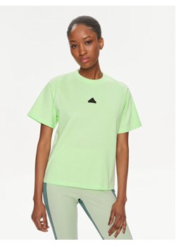 adidas T-Shirt Z.N.E. IS3921 Zielony Regular Fit ze sklepu MODIVO w kategorii Bluzki damskie - zdjęcie 169536871