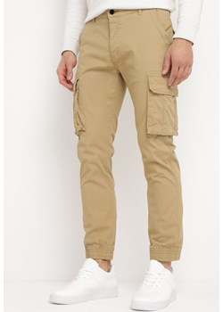 Beżowe Spodnie Bojówki z Szerokimi Kieszeniami Cargo Tennarim ze sklepu Born2be Odzież w kategorii Spodnie męskie - zdjęcie 169553044