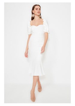 trendyol Sukienka w kolorze białym ze sklepu Limango Polska w kategorii Sukienki - zdjęcie 169576653